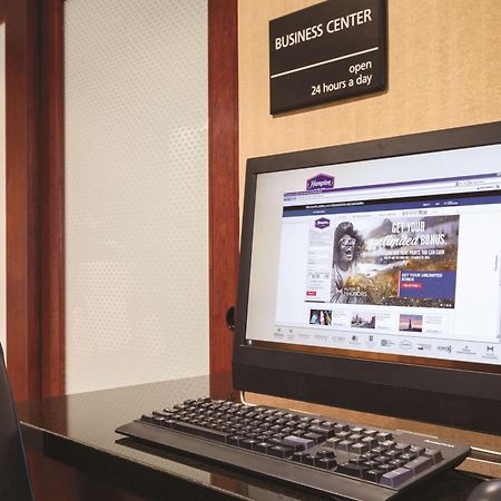 Hampton Inn Des Moines-Airport Extérieur photo
