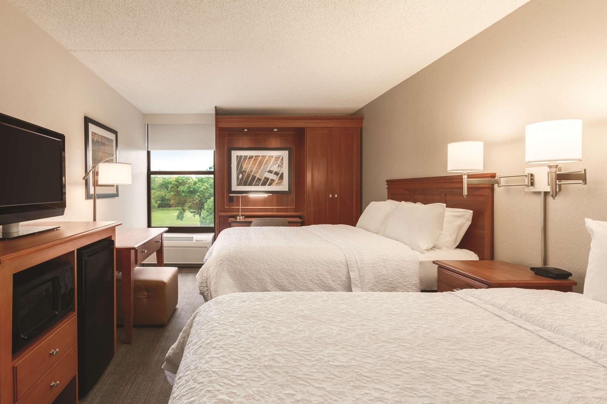 Hampton Inn Des Moines-Airport Extérieur photo