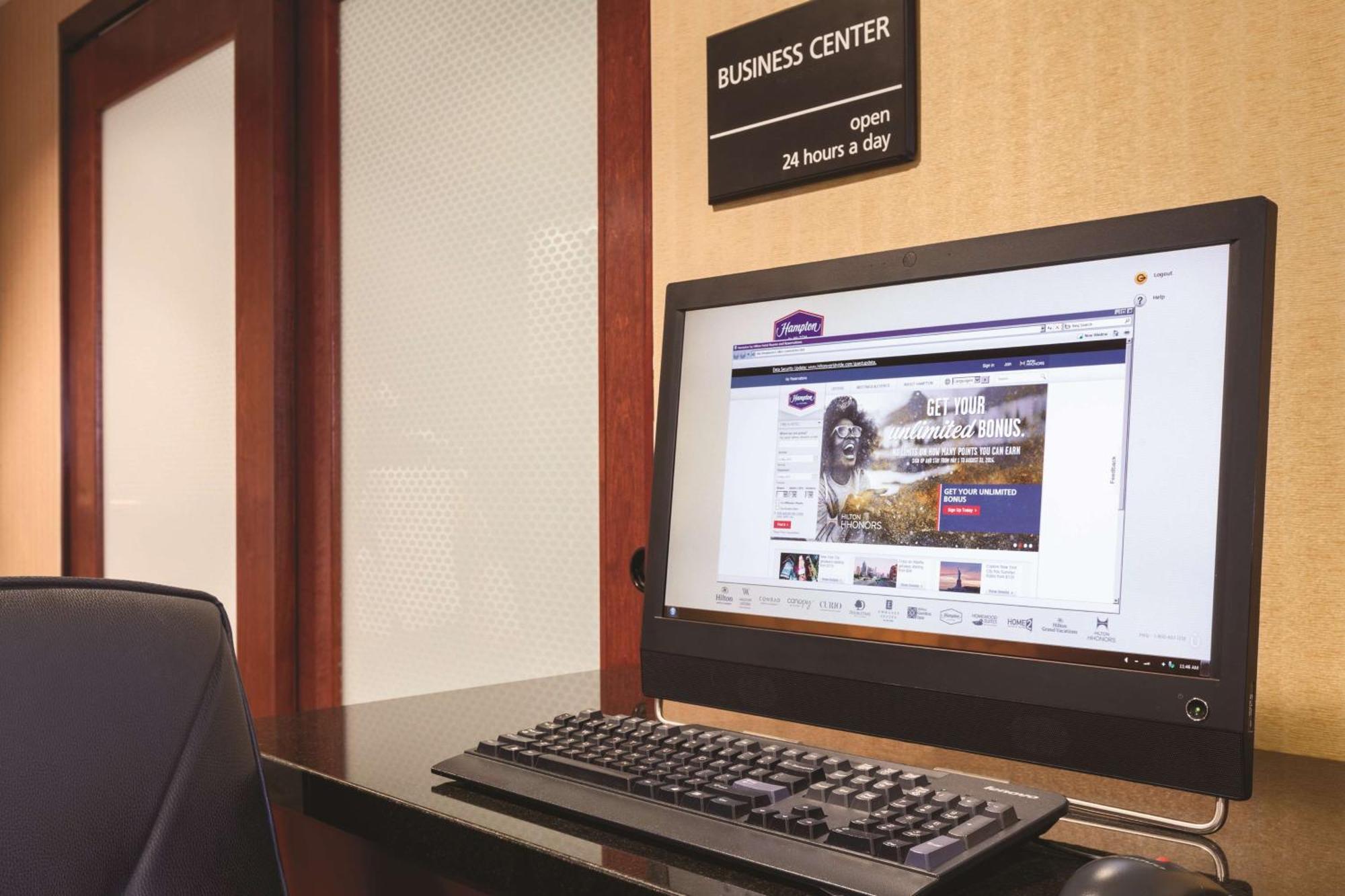 Hampton Inn Des Moines-Airport Extérieur photo