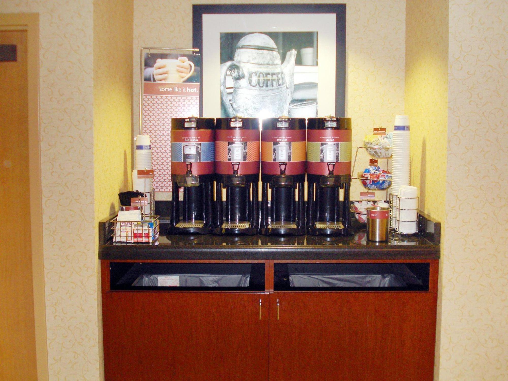 Hampton Inn Des Moines-Airport Extérieur photo