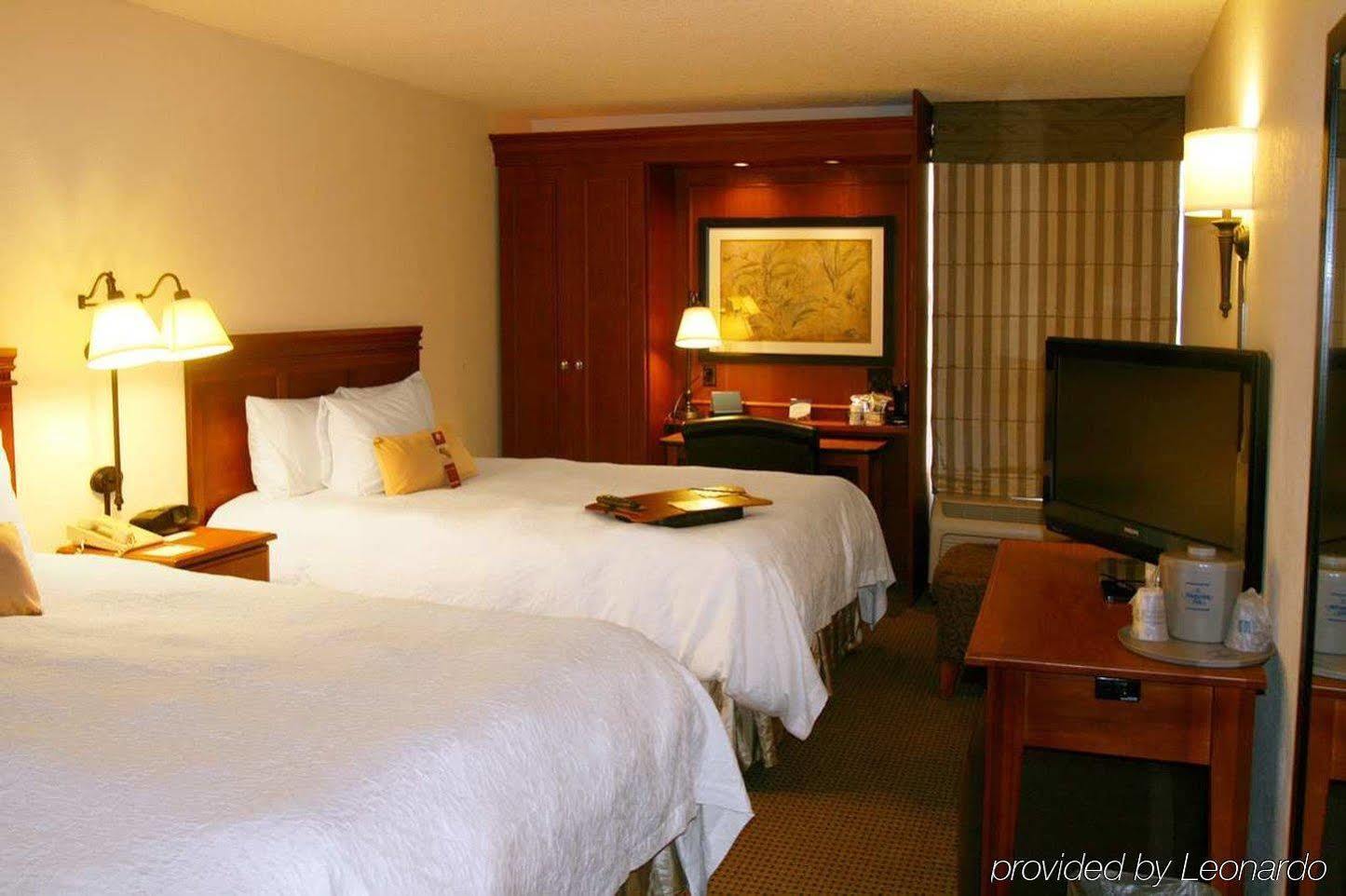 Hampton Inn Des Moines-Airport Extérieur photo